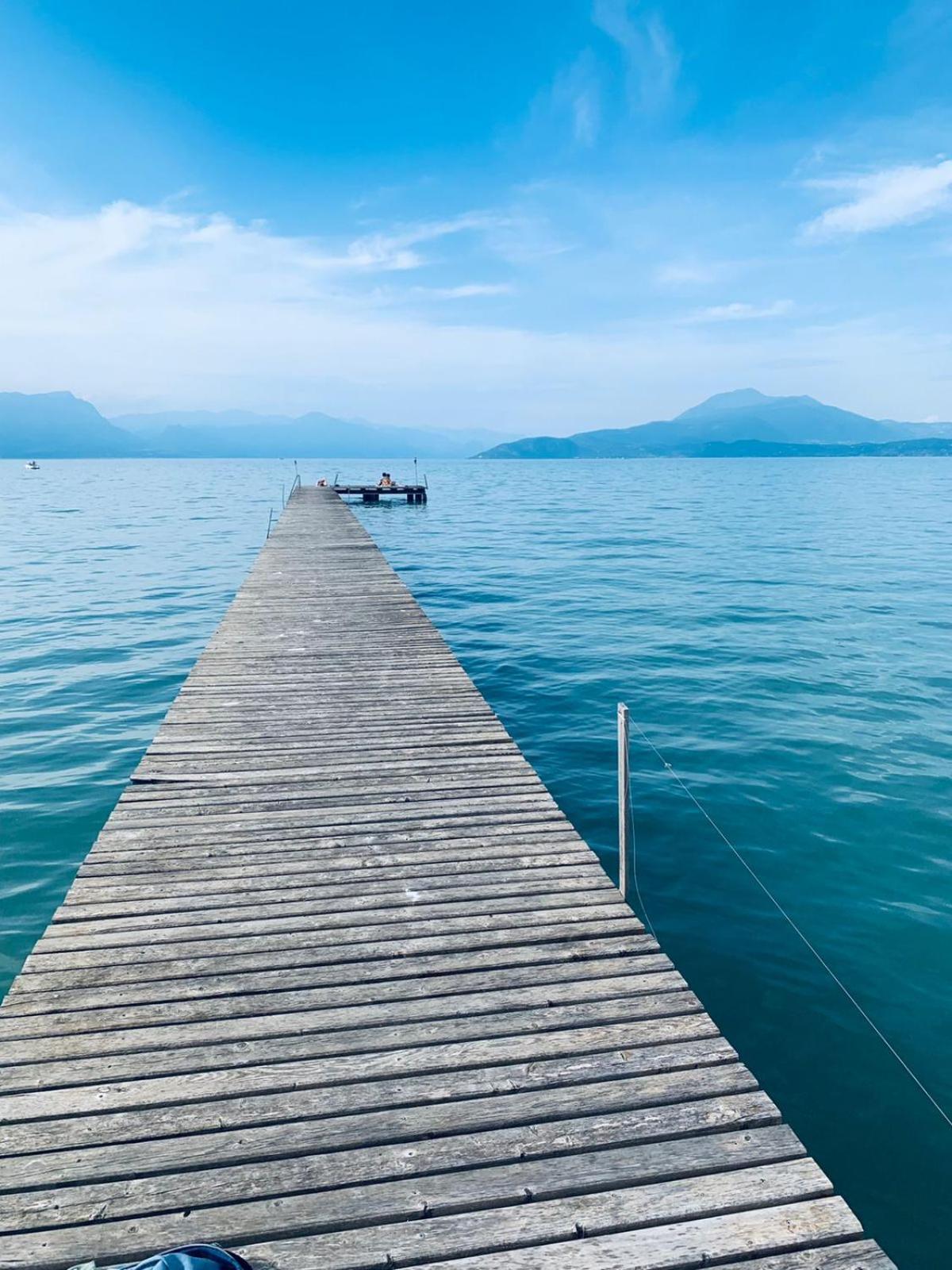 Seeblickwohnung Sirmione - Fronte Lago Mit Privatsteg ภายนอก รูปภาพ