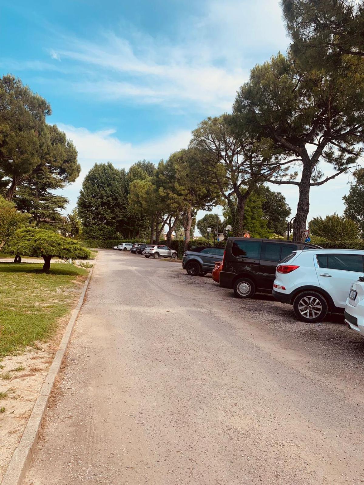 Seeblickwohnung Sirmione - Fronte Lago Mit Privatsteg ภายนอก รูปภาพ