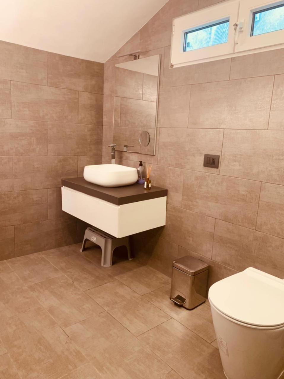 Seeblickwohnung Sirmione - Fronte Lago Mit Privatsteg ภายนอก รูปภาพ